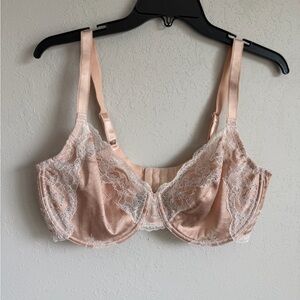 Wacoal Light Pink White Lace Trim Underwire Bra Womens 40D GIrly Coquette